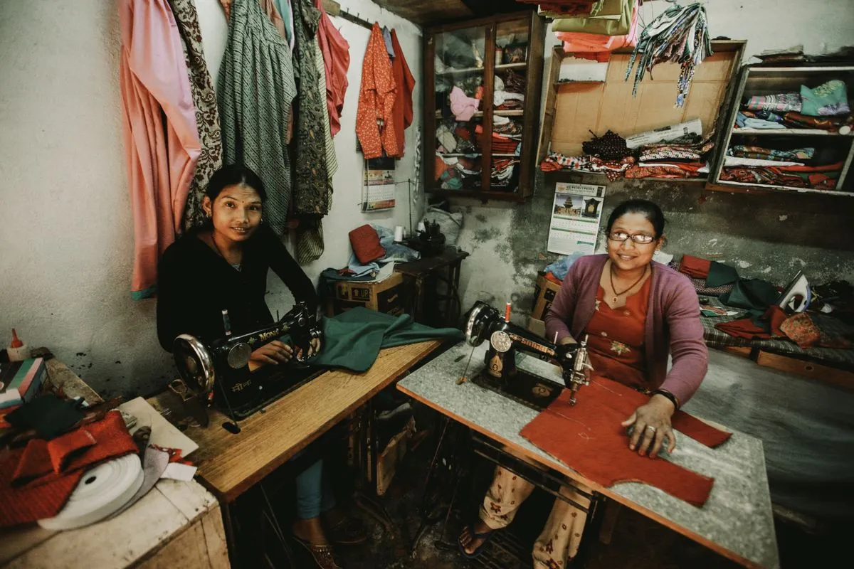 Foto: Lorena y Ana trabajando