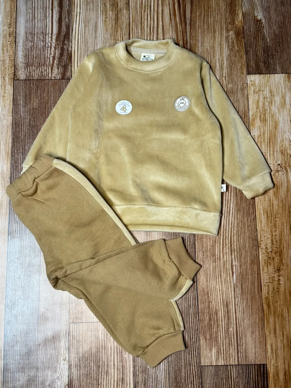Conjunto corderoy Beige — foto 1