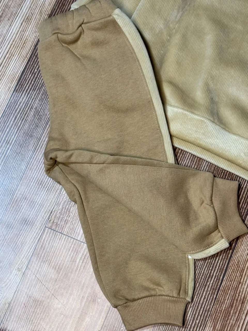 Conjunto corderoy Beige — foto 3