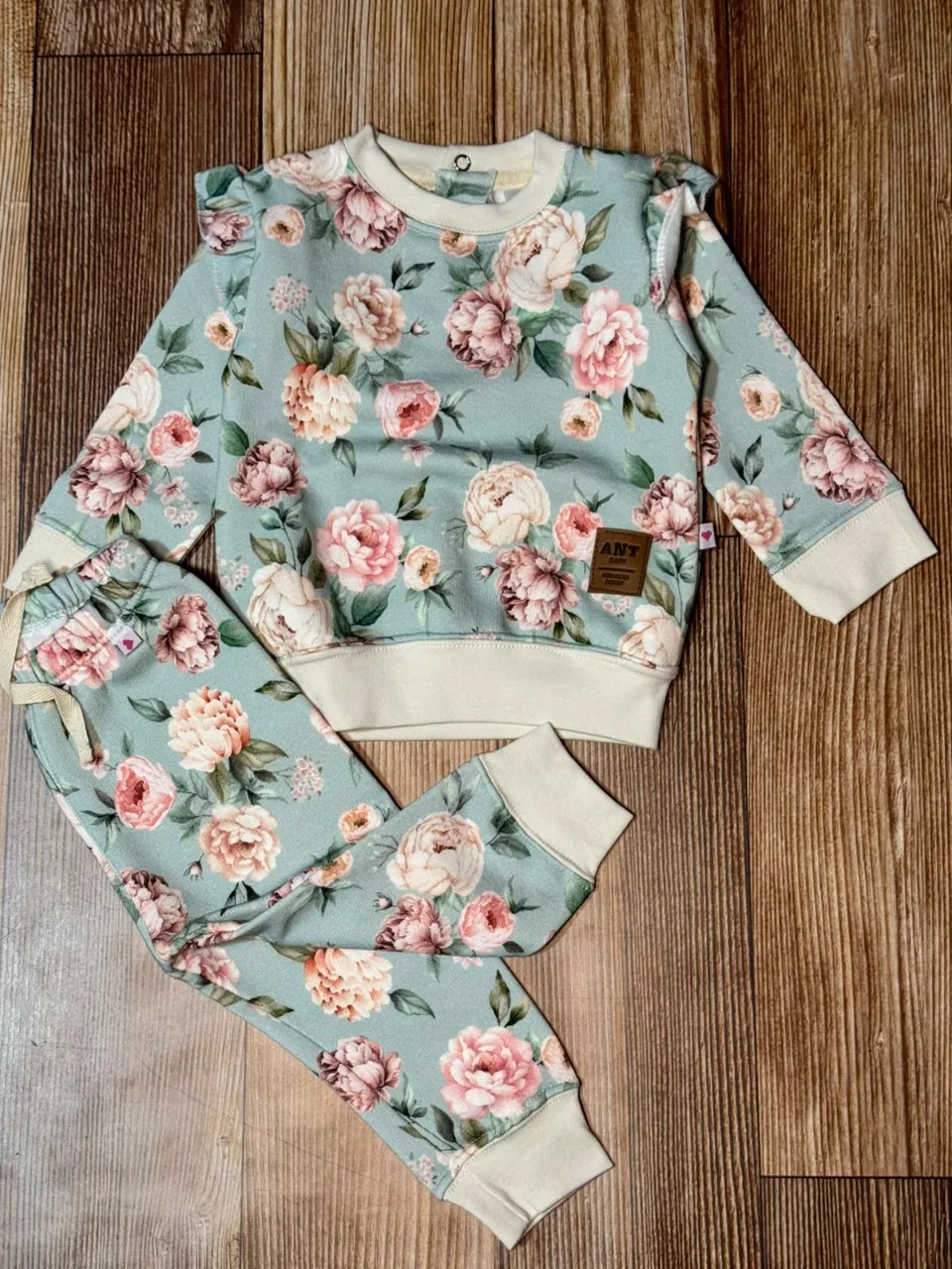 Conjunto floreado Único — foto 1
