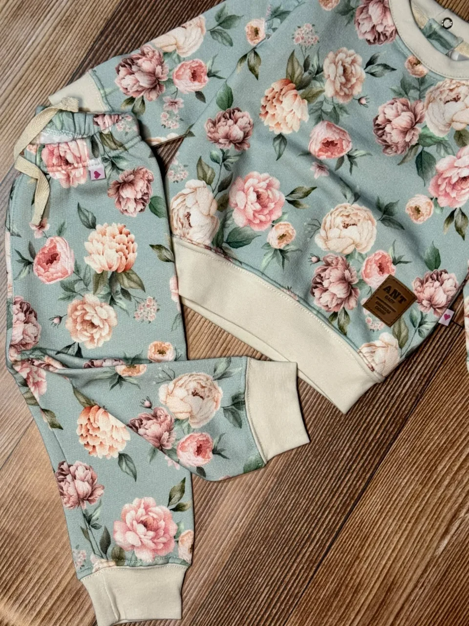 Conjunto floreado Único — foto 2