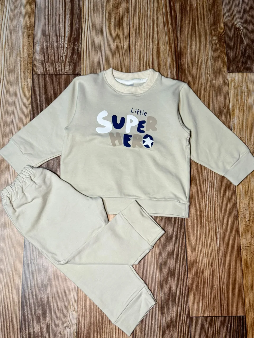 Conjunto Little Hero Beige — foto 1