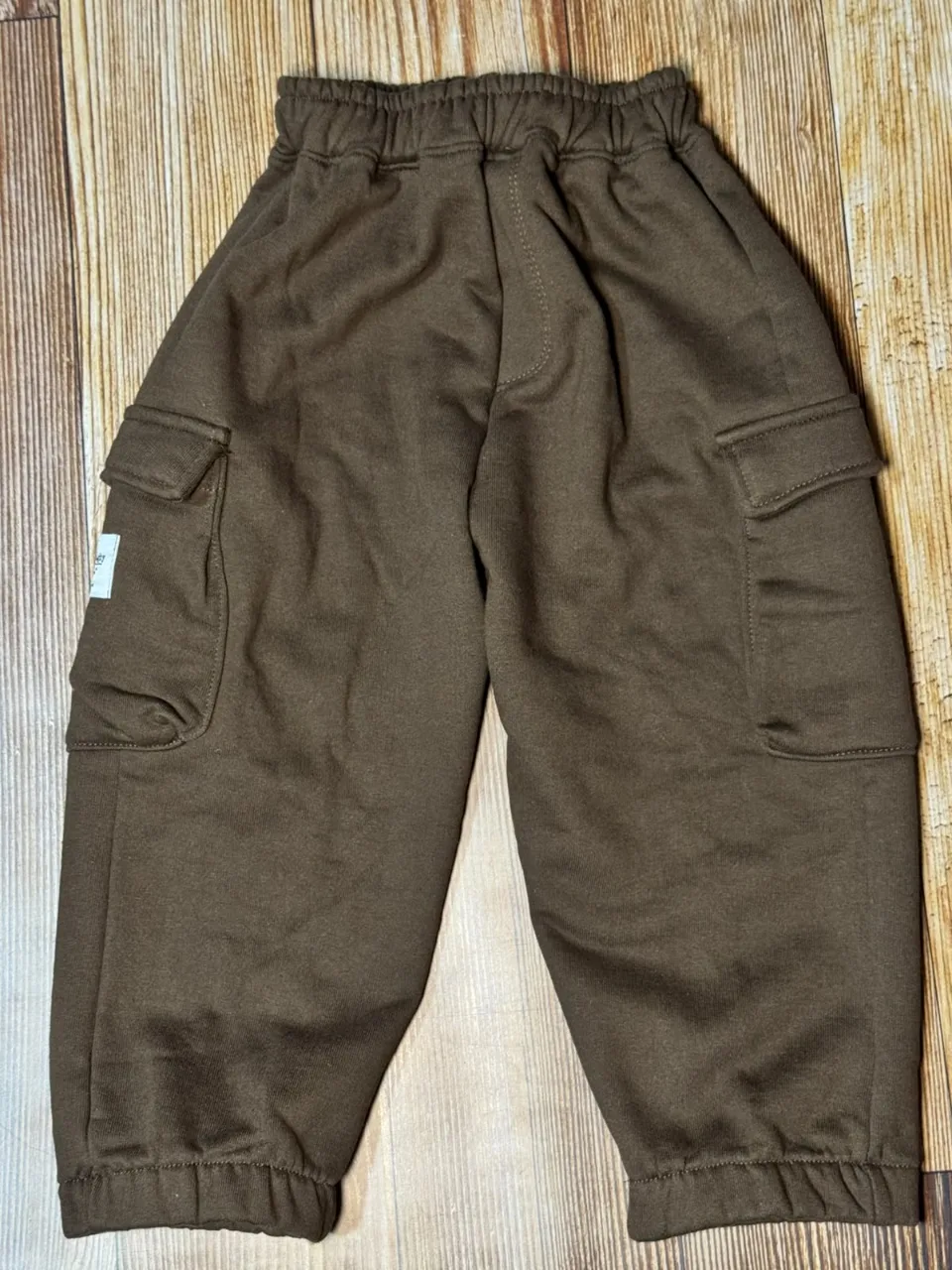 Jogging Cargo Frizado Marrón (Chocolate) — foto 3